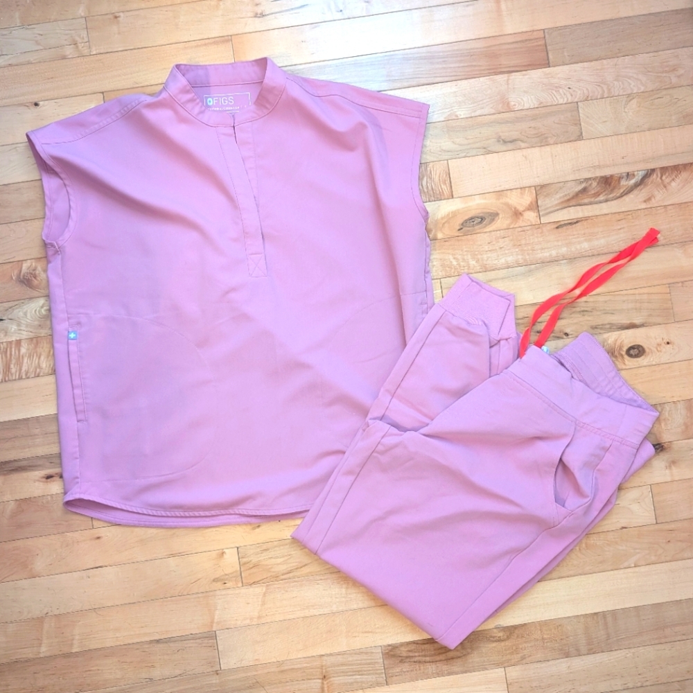 Figs scrub set
